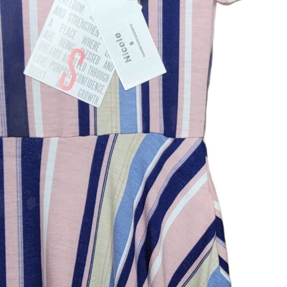 LuLaRoe Nicole Dress W/ Pockets Scoop Neck NWT Size Small Pastel Stripe Pattern - Picture 4 of 6